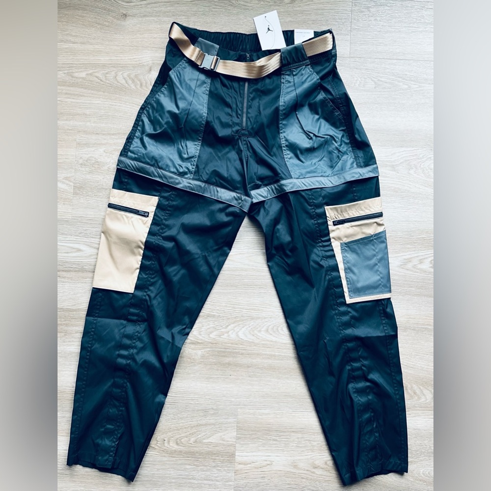 Nike Air Jordan Next Utility Convertible Pants Shorts Women's D7097-010 Size M